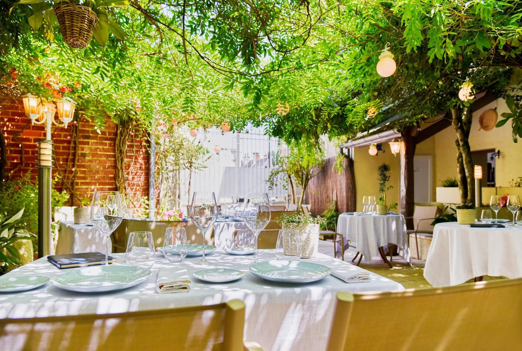 Logis Hotels Restaurant La Mere Hamard Semblancay ภายนอก รูปภาพ