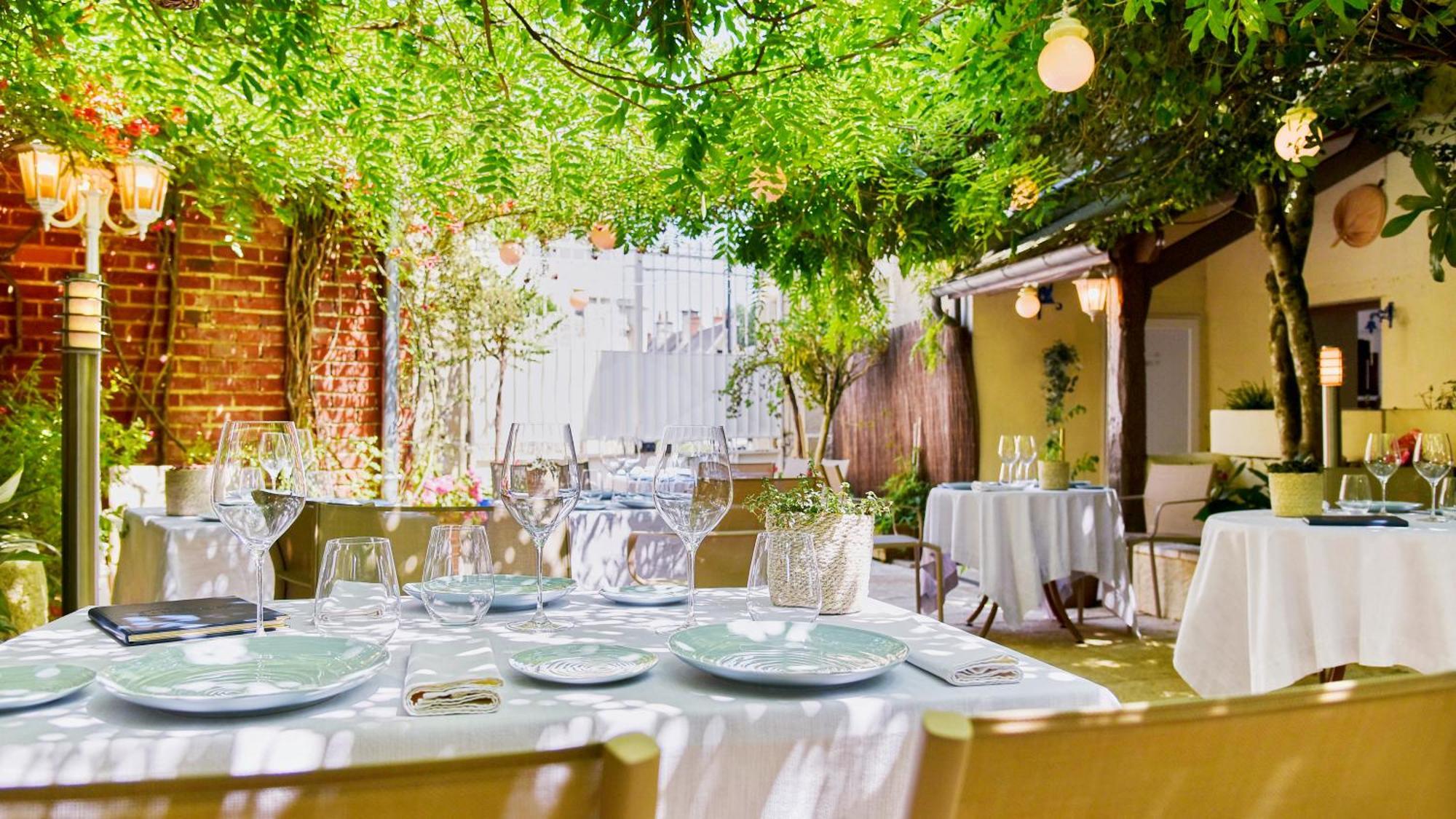 Logis Hotels Restaurant La Mere Hamard Semblancay ภายนอก รูปภาพ