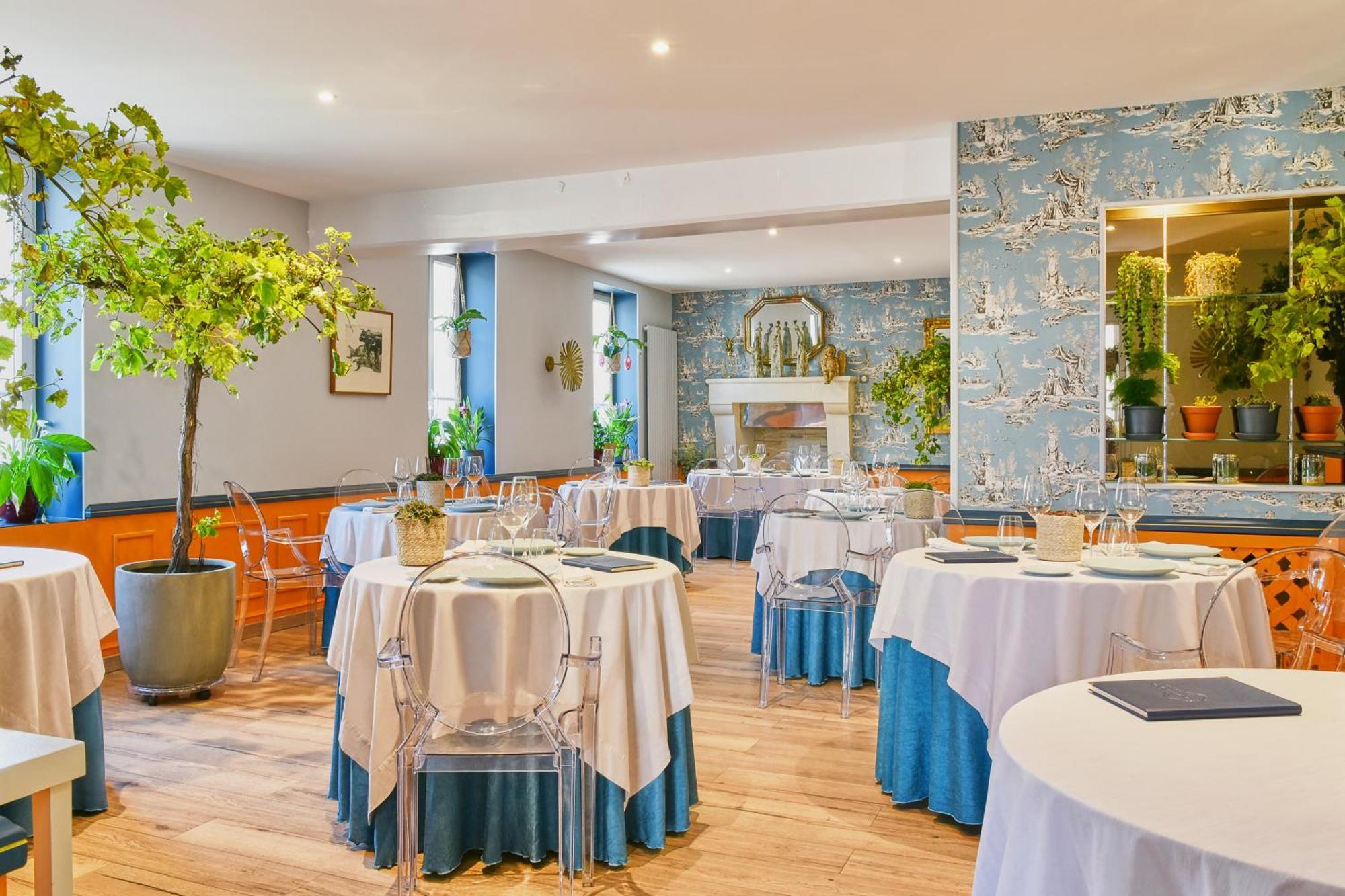 Logis Hotels Restaurant La Mere Hamard Semblancay ภายนอก รูปภาพ