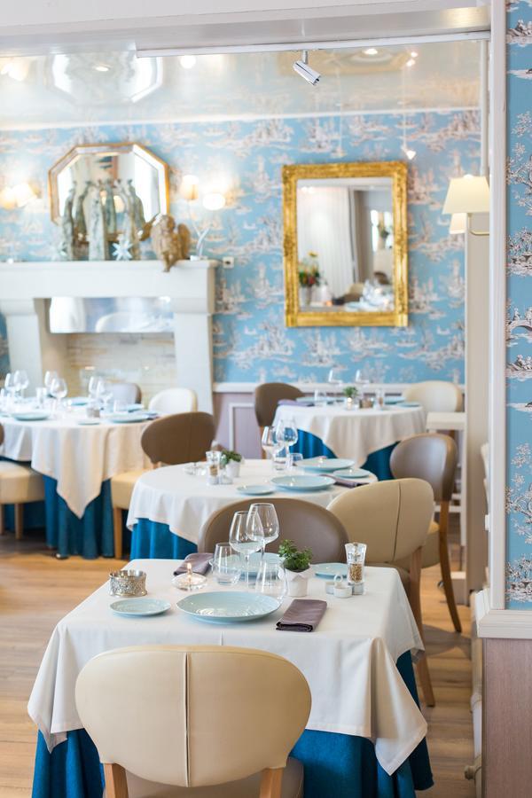 Logis Hotels Restaurant La Mere Hamard Semblancay ภายนอก รูปภาพ